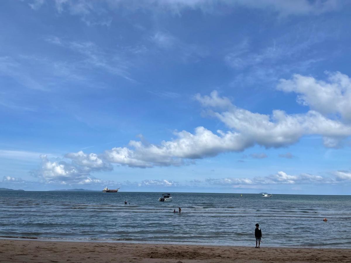 Gallery D Jomtien Екстериор снимка